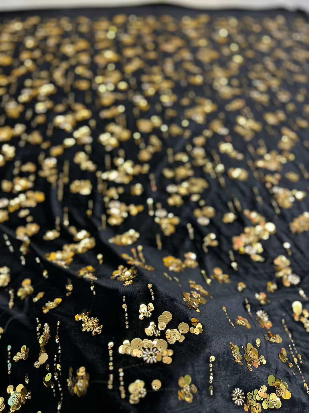 قماش دانتيل مخملي ترتر أفريقي  - مراجعة Sewing Velvet Fabric وسعره