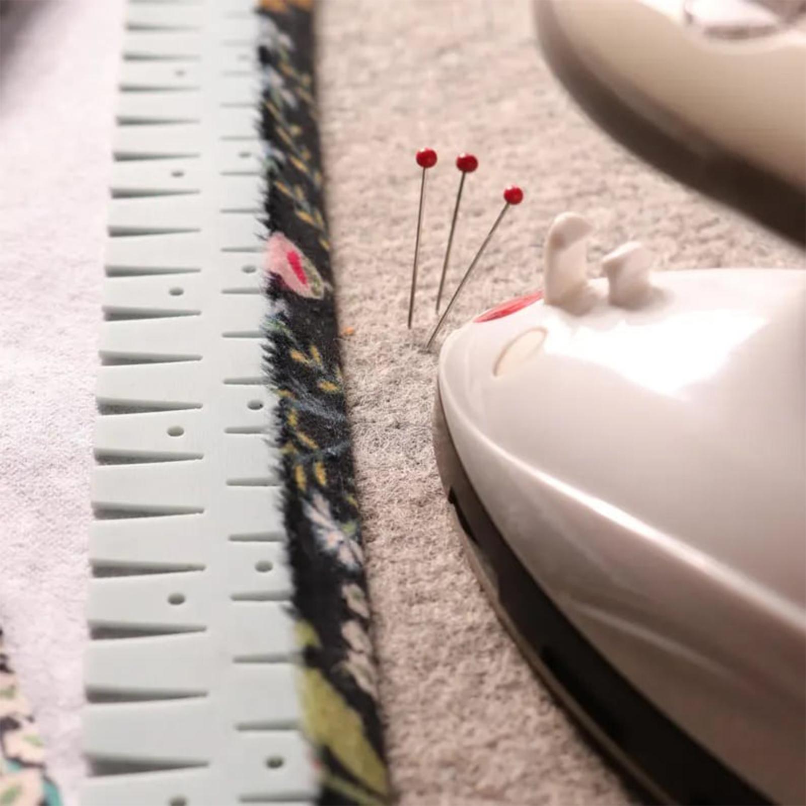 مسطرة سيليكون للخياطة مع ثقوب  - مراجعة Sewing Necessities وسعره